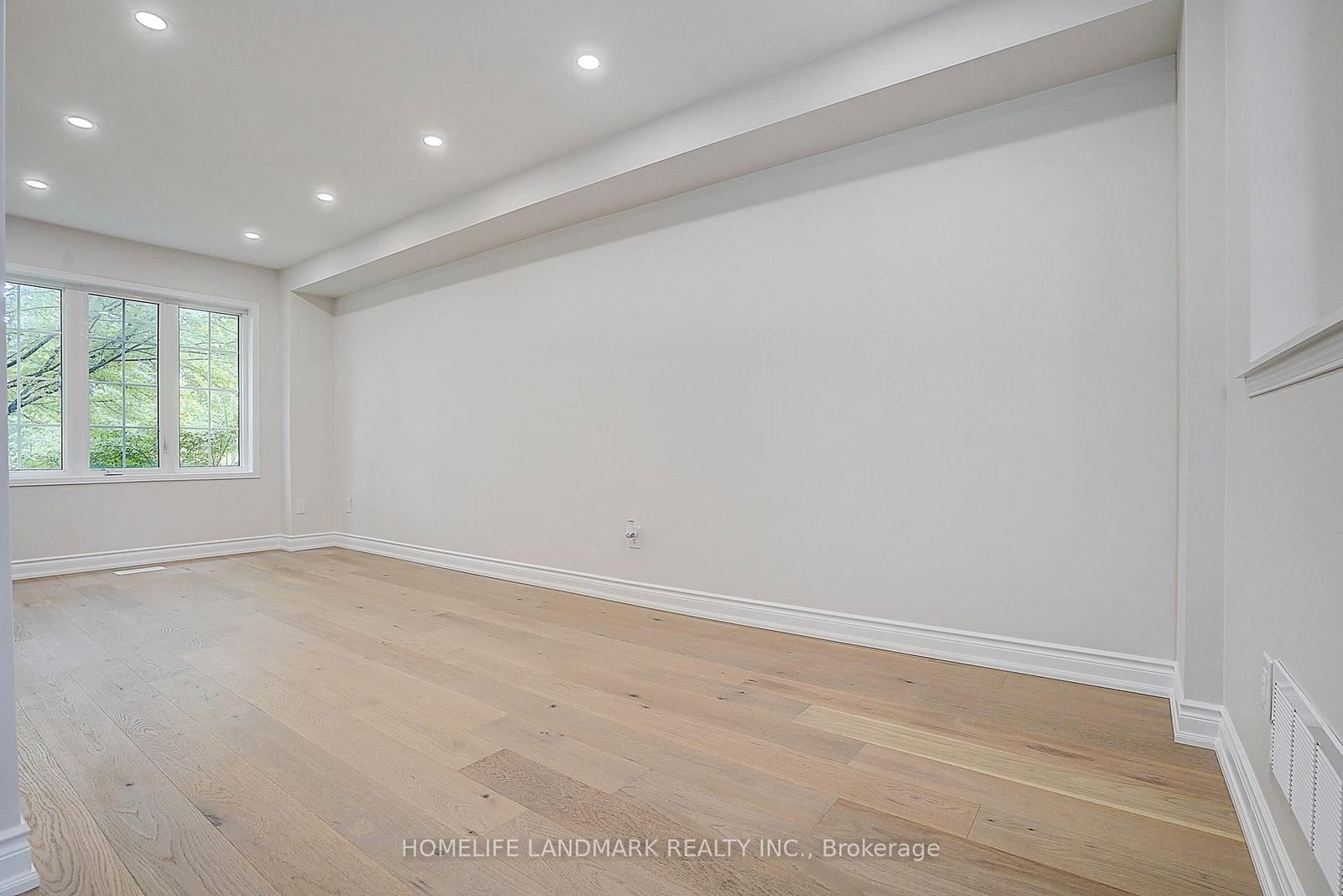 403 White's Hill Avenue • Markham, ON photo 6