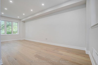 403 White's Hill Avenue • Markham, ON photo 6