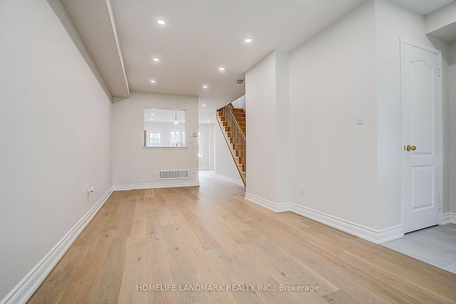 403 White's Hill Avenue • Markham, ON photo 8