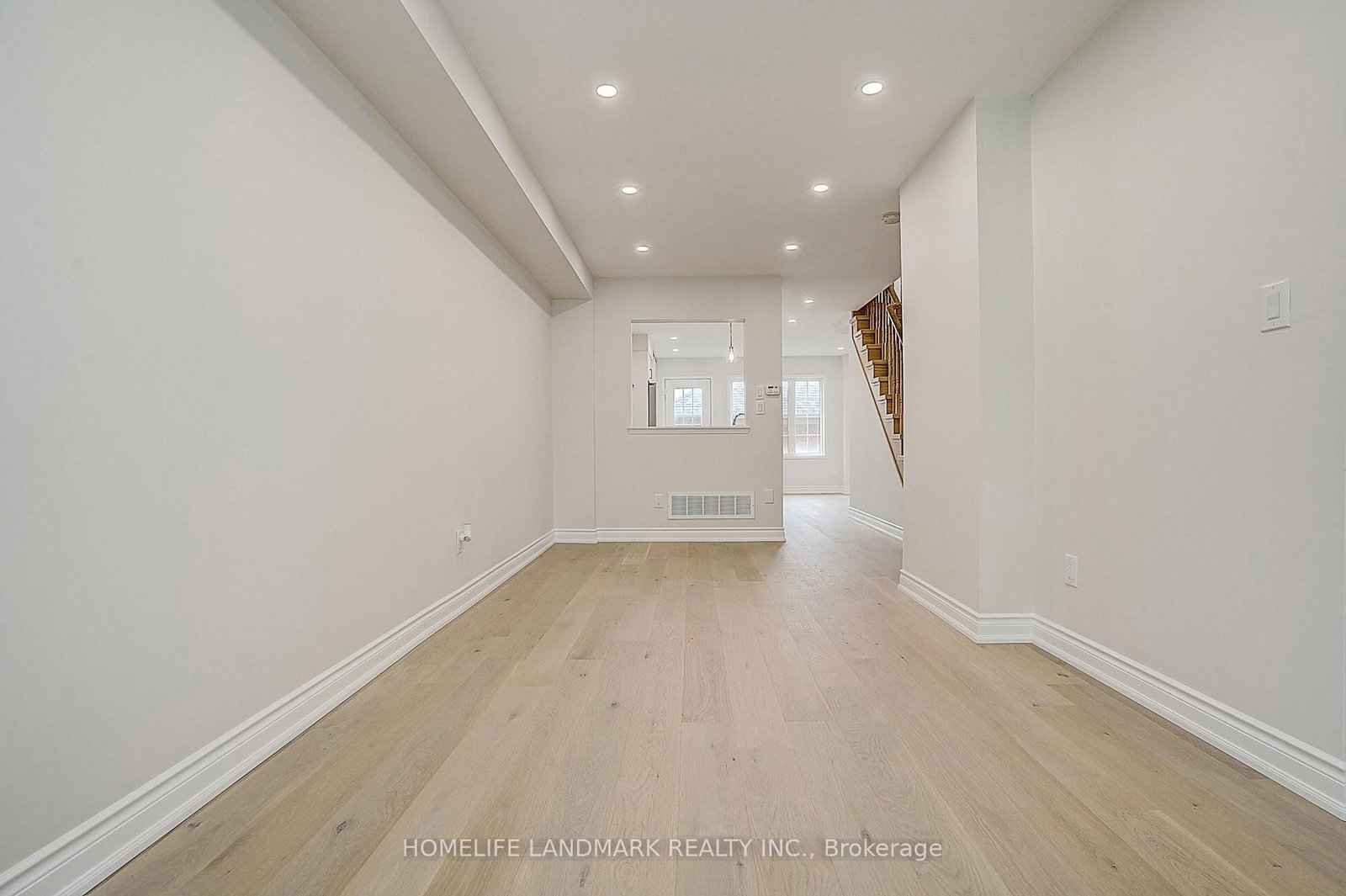 403 White's Hill Avenue • Markham, ON photo 9