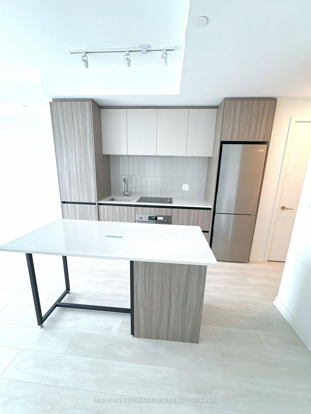 2312 - 7950 Bathurst Street 4