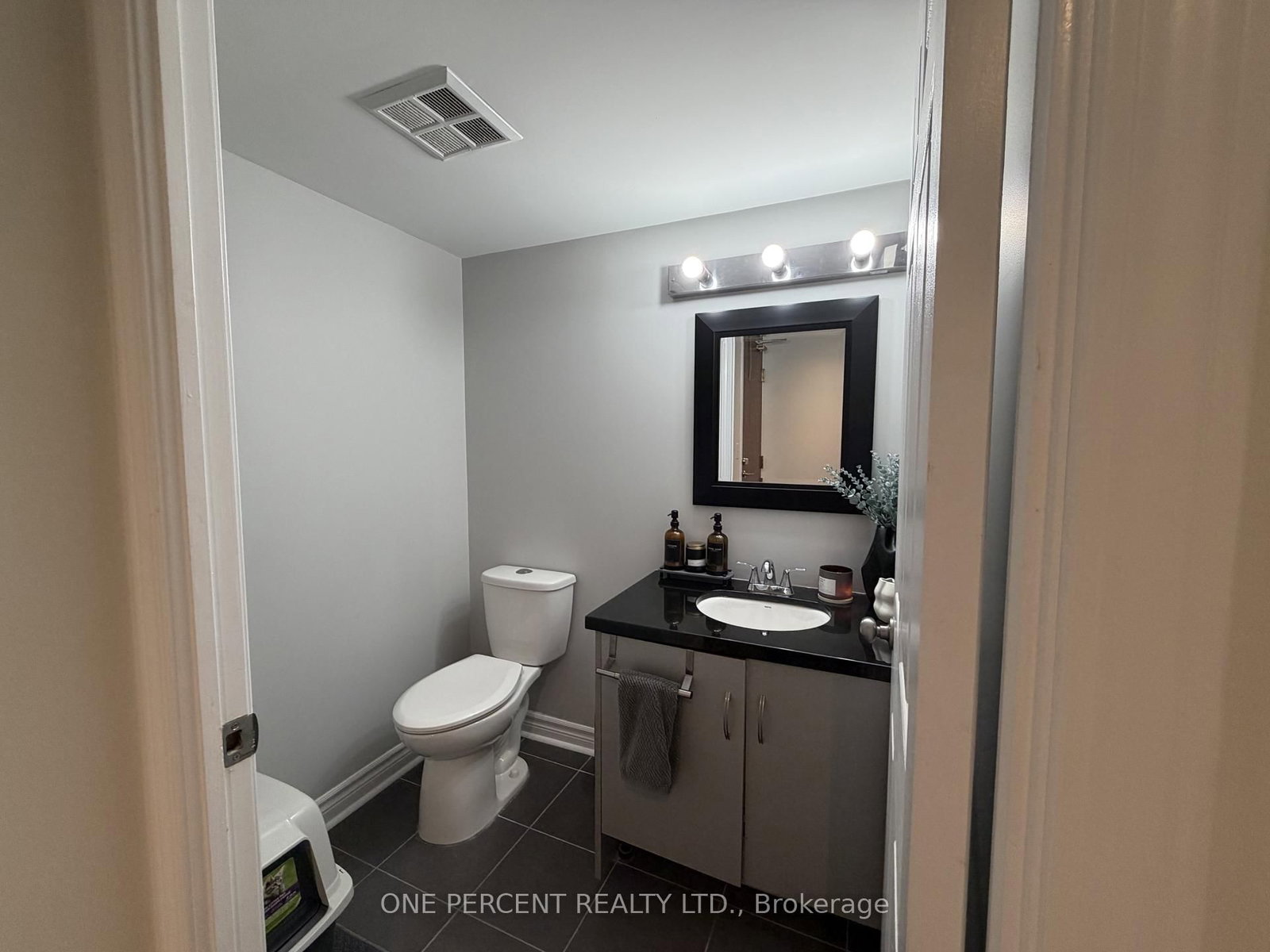 3 Ellesmere Street • #607 • Richmond Hill, ON photo 4