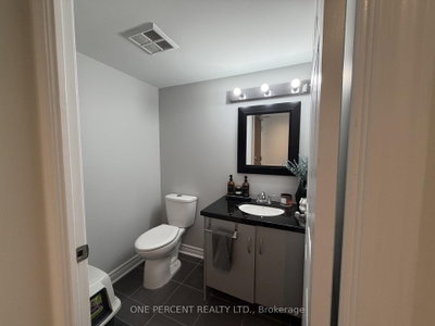 3 Ellesmere Street • #607 • Richmond Hill, ON photo 4