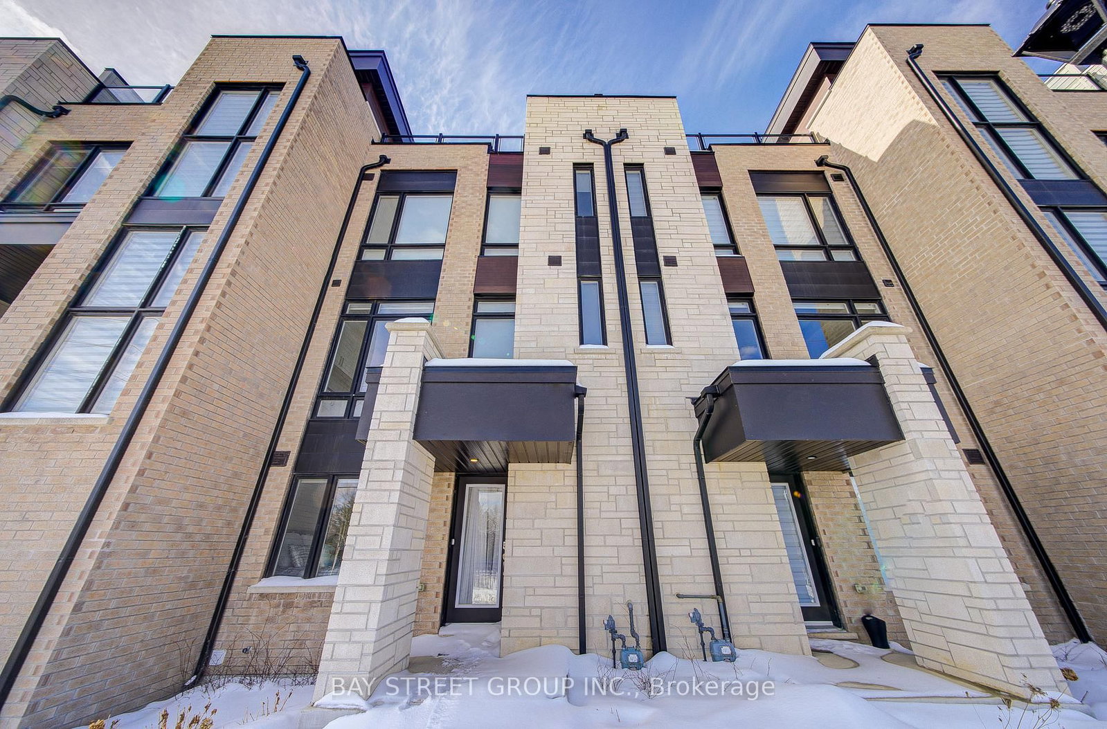 51 Credit Lane • Richmond Hill, ON photo 2