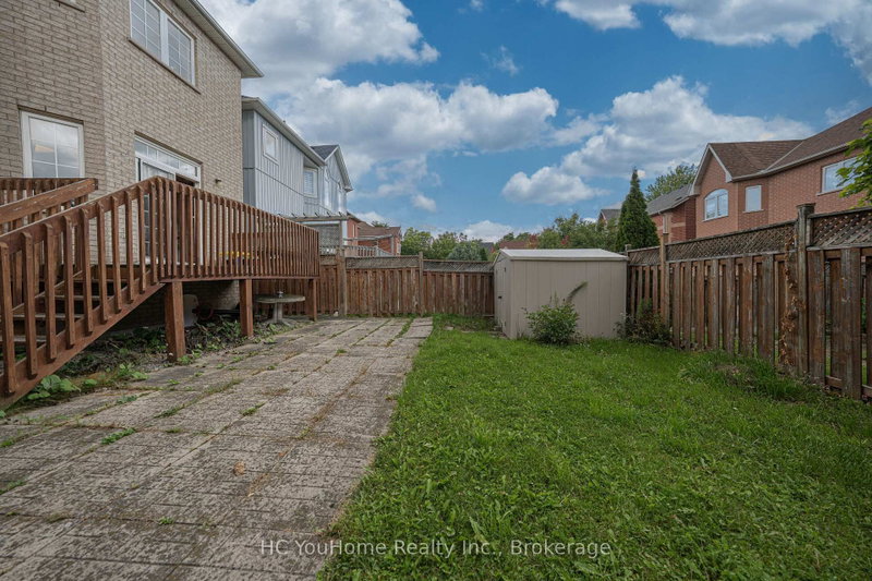 8 BRIAR PATH Lane