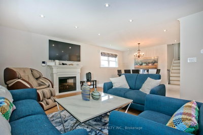 12377 Ninth Line • Whitchurch-Stouffville, ON photo 8