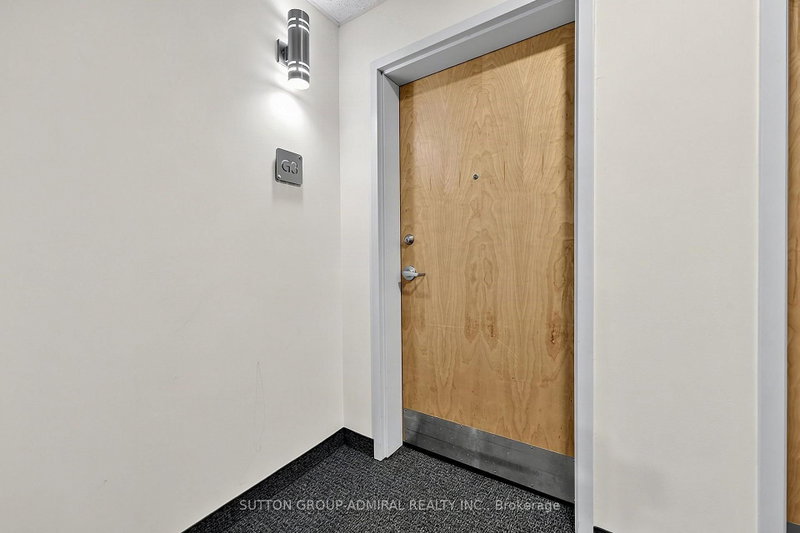 G3 - 64 Queen Street S