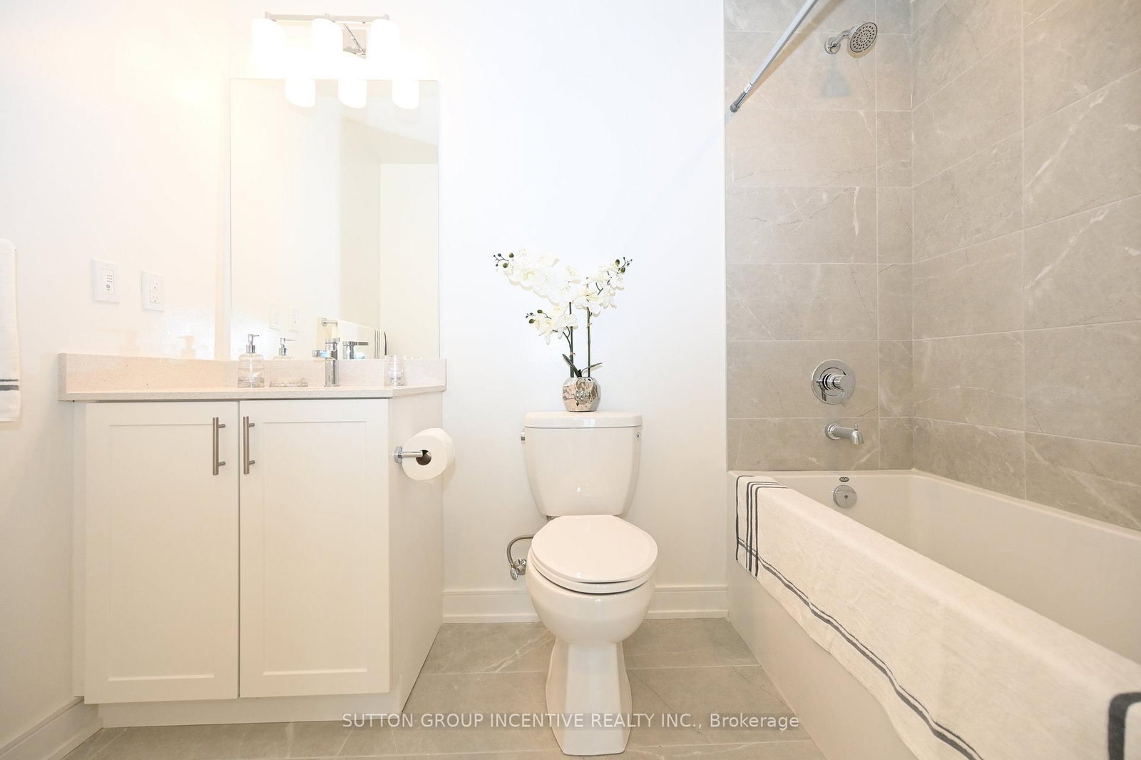 705 Davis Drive • #A803 • Newmarket, ON photo 18