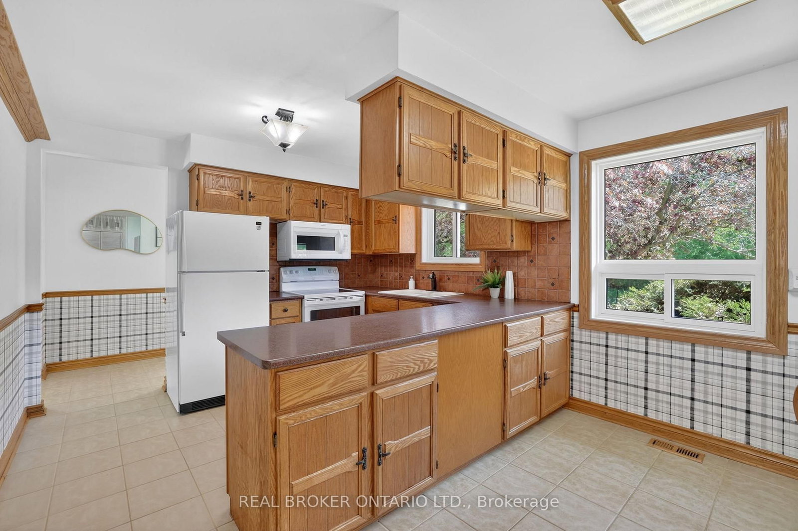 128 Olive Street • East Gwillimbury, ON photo 10