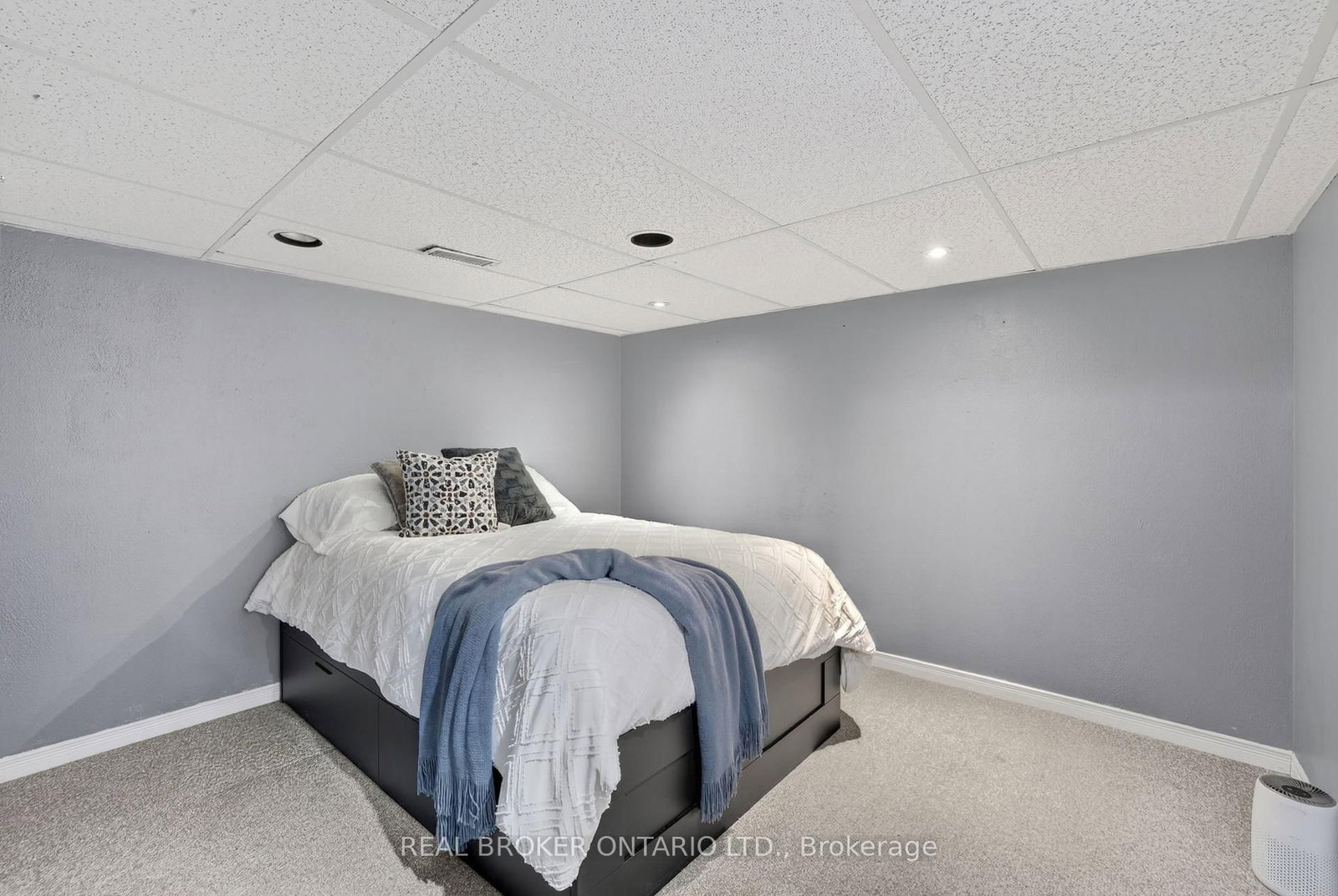 128 Olive Street • East Gwillimbury, ON photo 24