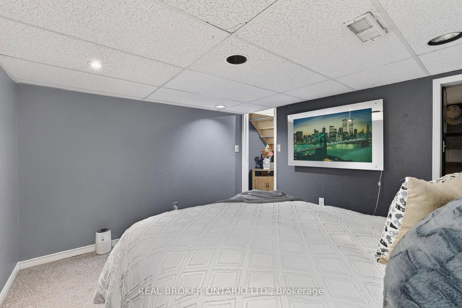 128 Olive Street • East Gwillimbury, ON photo 25