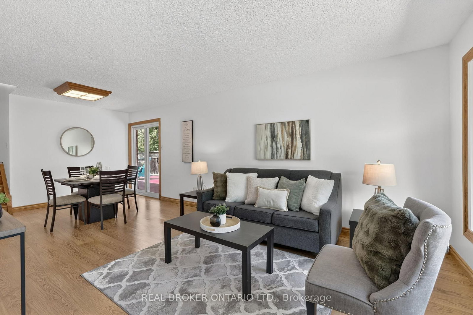 128 Olive Street • East Gwillimbury, ON photo 4