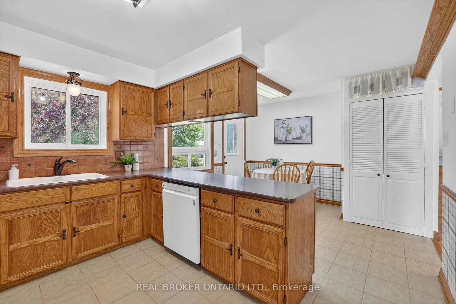 128 Olive Street • East Gwillimbury, ON photo 8