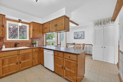 128 Olive Street • East Gwillimbury, ON photo 8