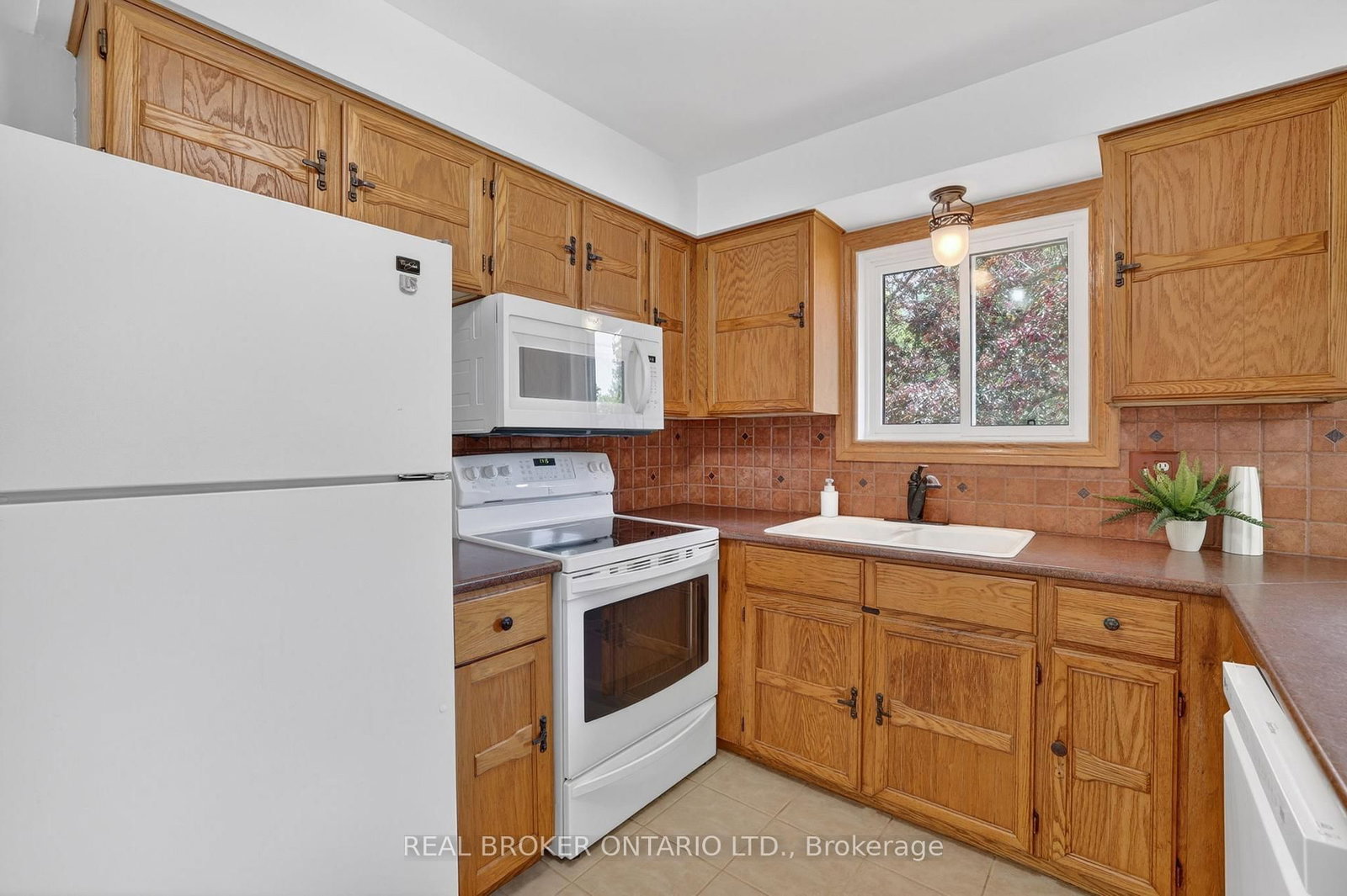 128 Olive Street • East Gwillimbury, ON photo 9
