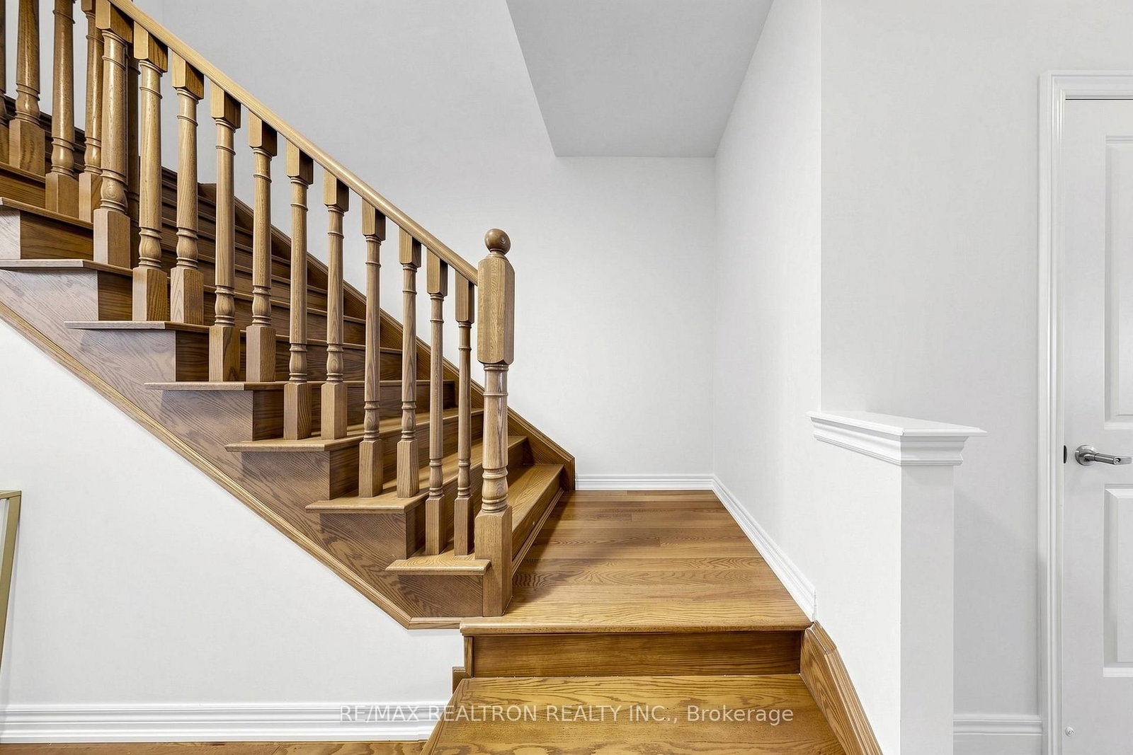 8 Hewison Avenue • Richmond Hill, ON photo 19