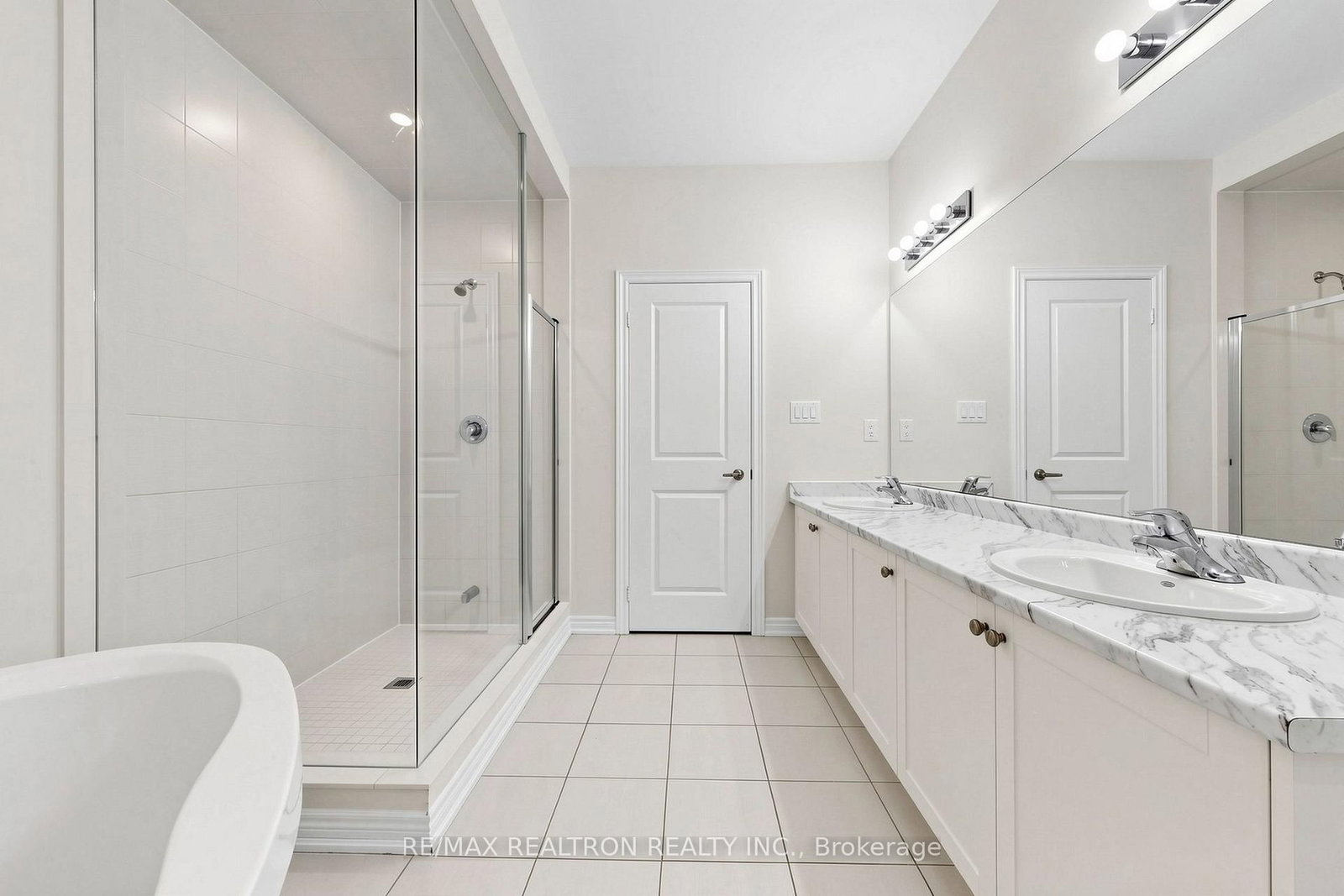 8 Hewison Avenue • Richmond Hill, ON photo 26