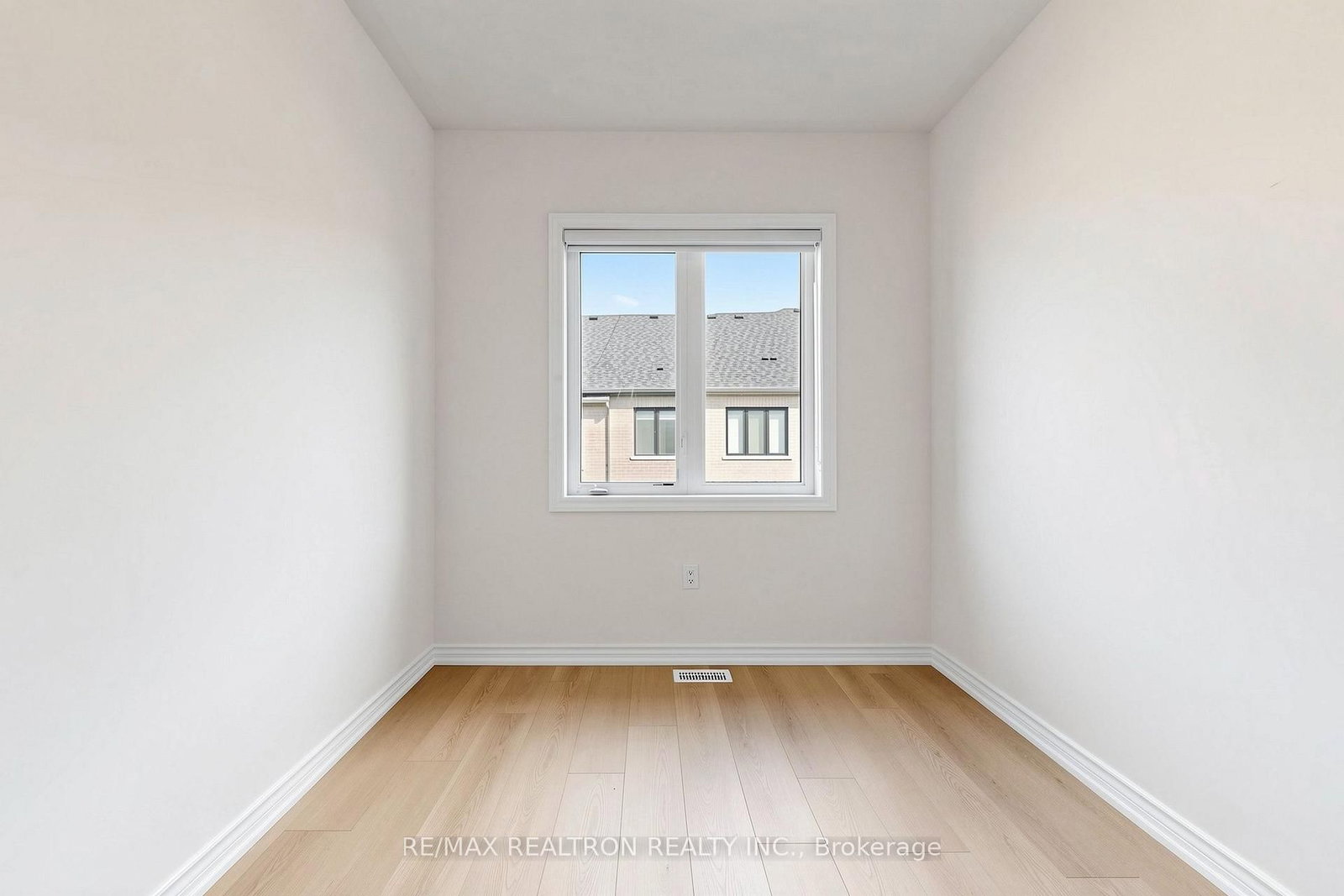 8 Hewison Avenue • Richmond Hill, ON photo 28