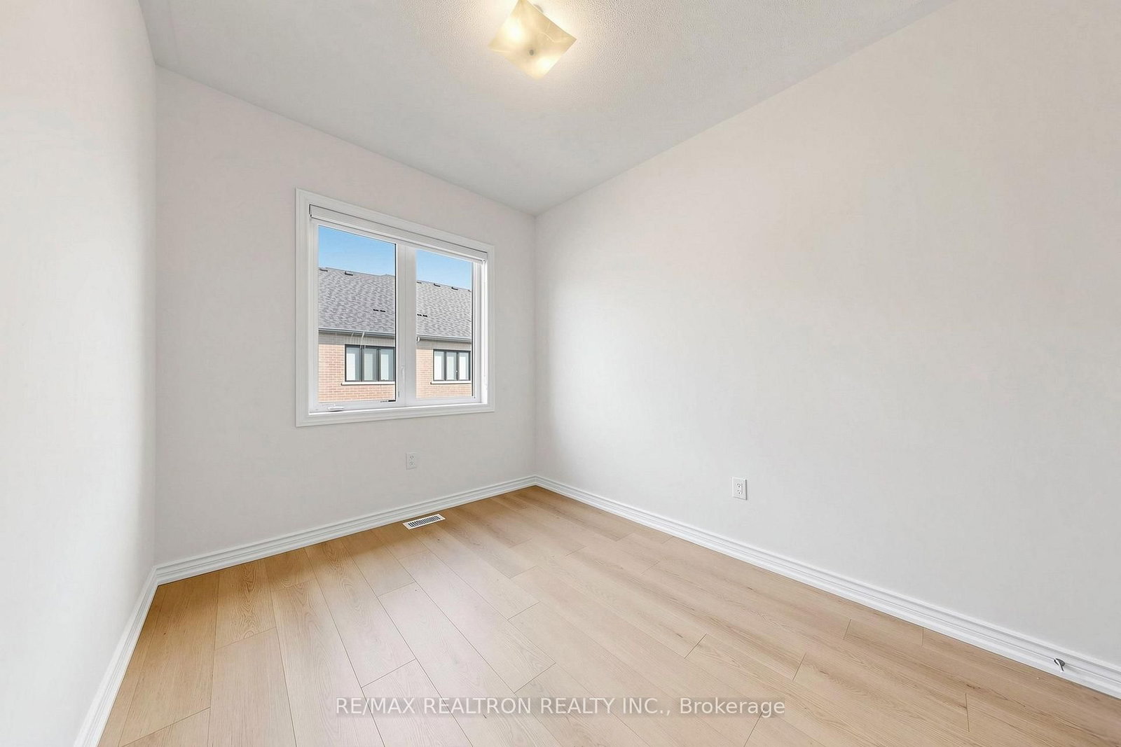 8 Hewison Avenue • Richmond Hill, ON photo 29
