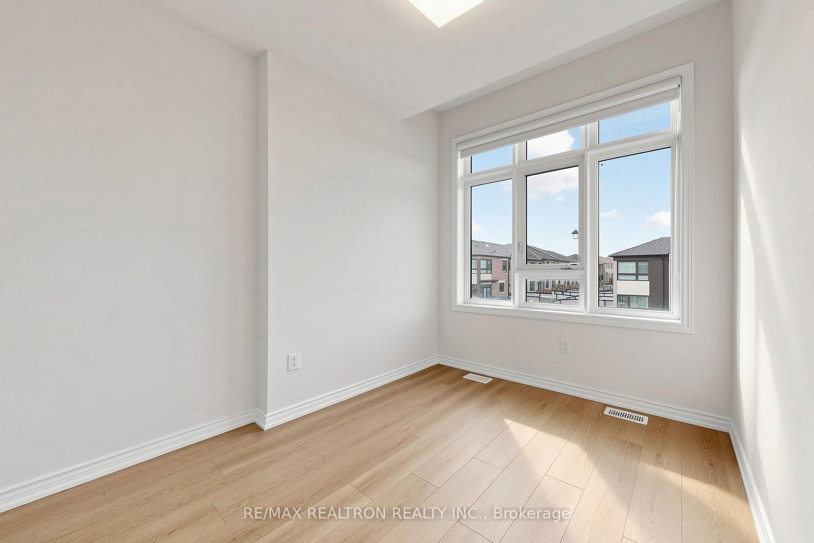 8 Hewison Avenue • Richmond Hill, ON photo 34