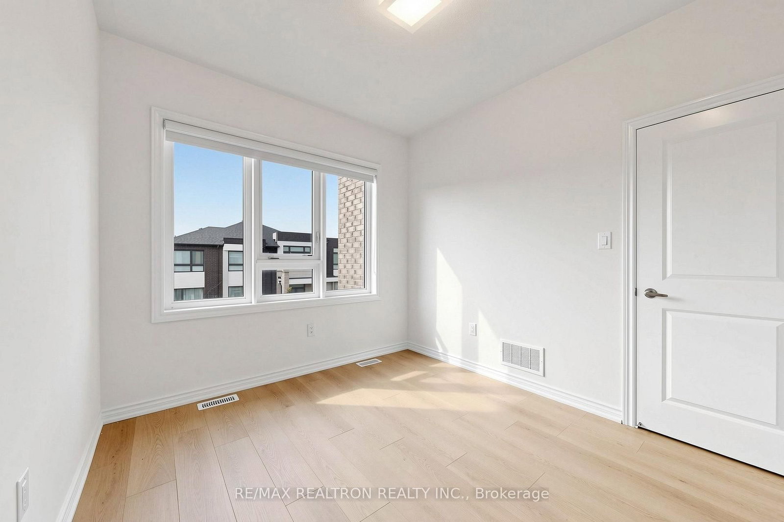 8 Hewison Avenue • Richmond Hill, ON photo 35