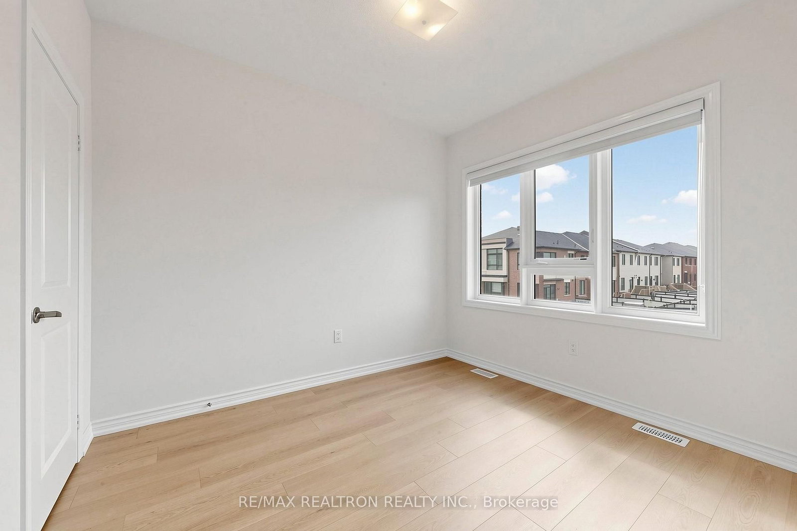 8 Hewison Avenue • Richmond Hill, ON photo 37