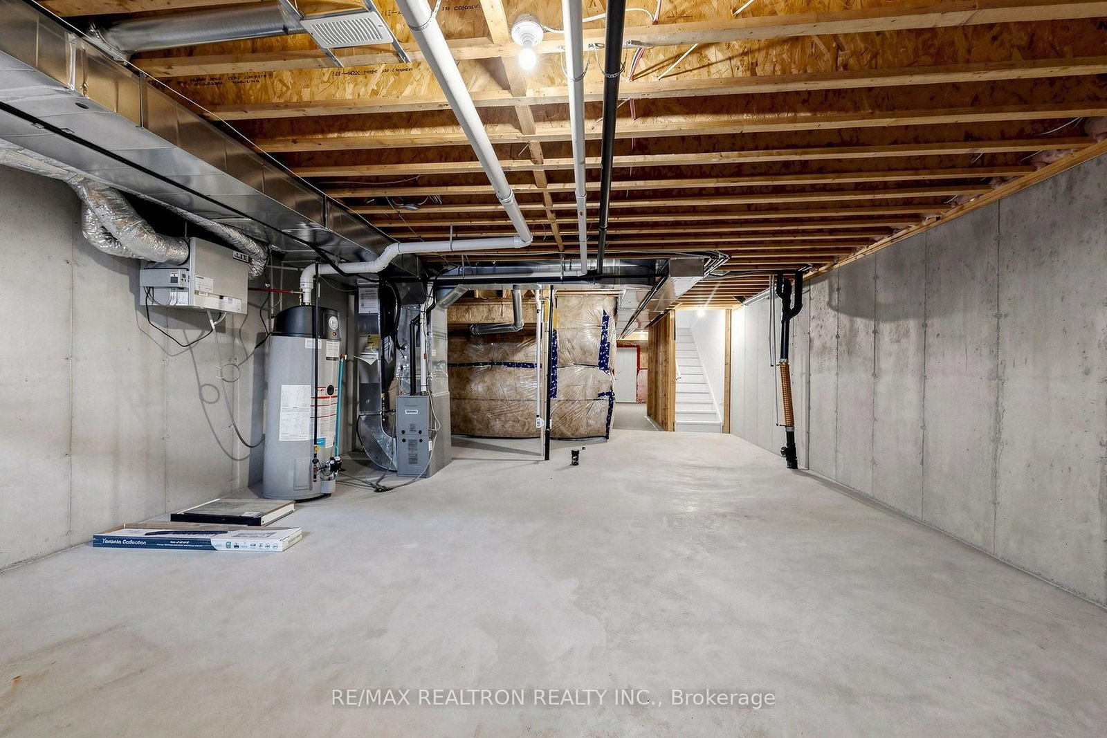 8 Hewison Avenue • Richmond Hill, ON photo 42