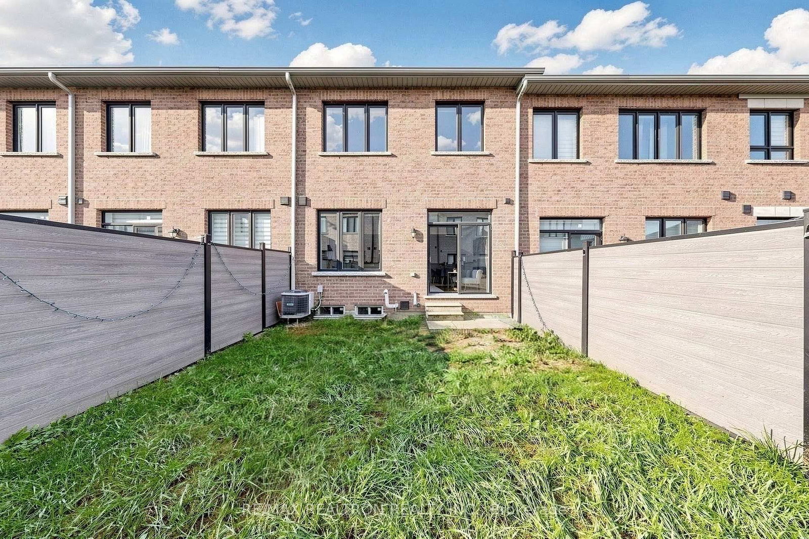 8 Hewison Avenue • Richmond Hill, ON photo 44