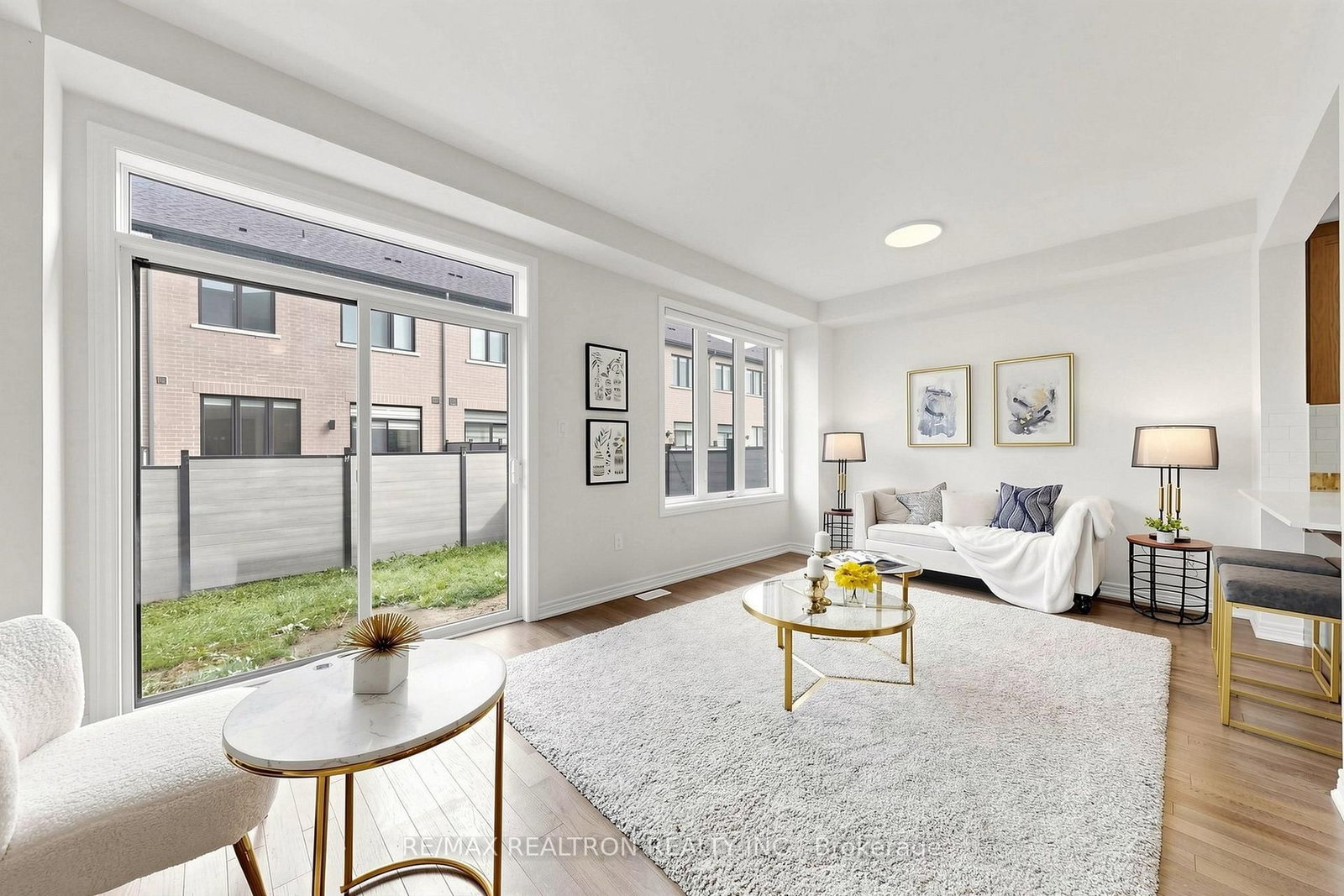 8 Hewison Avenue • Richmond Hill, ON photo 5