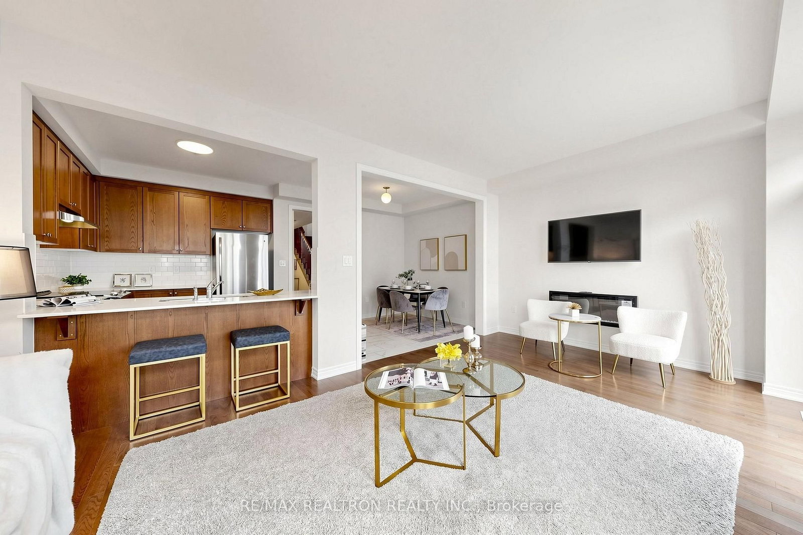 8 Hewison Avenue • Richmond Hill, ON photo 9