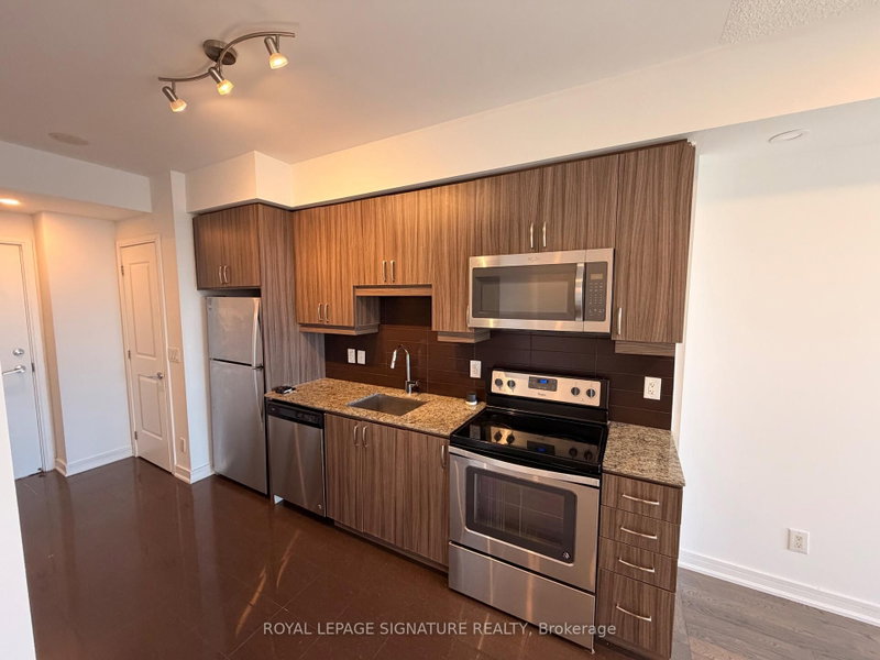 1908NW - 9201 Yonge Street