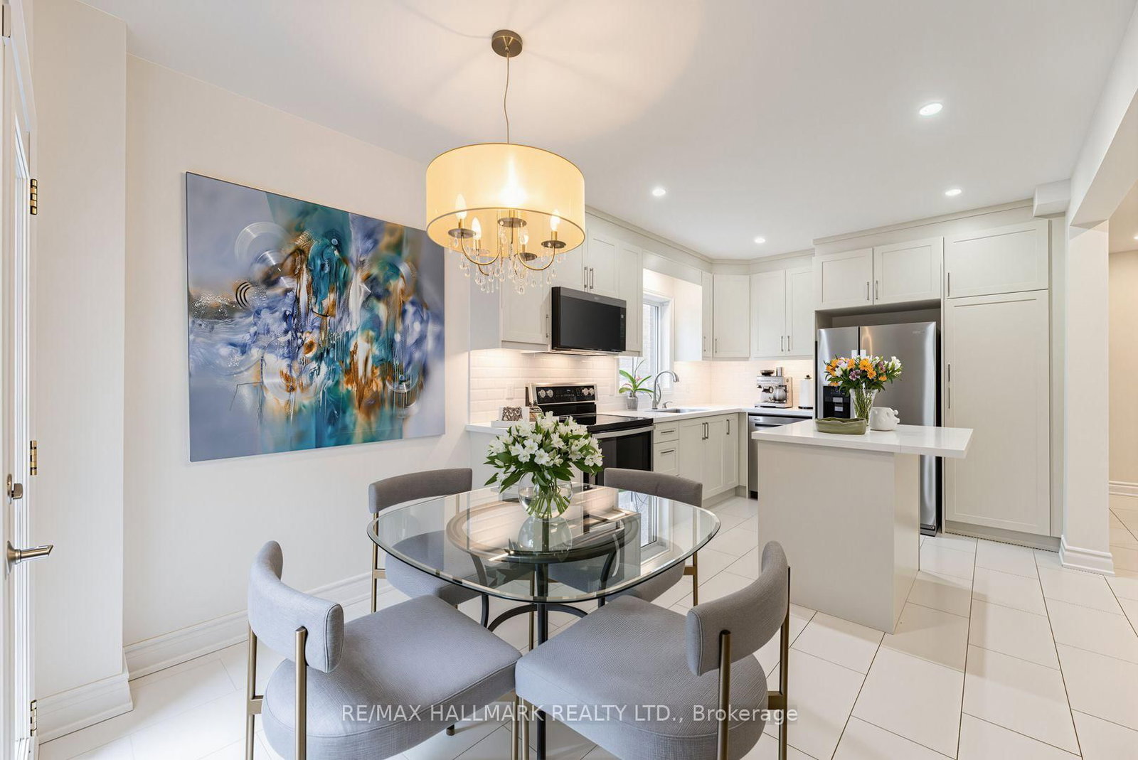 851 Hilton Boulevard • Newmarket, ON photo 13