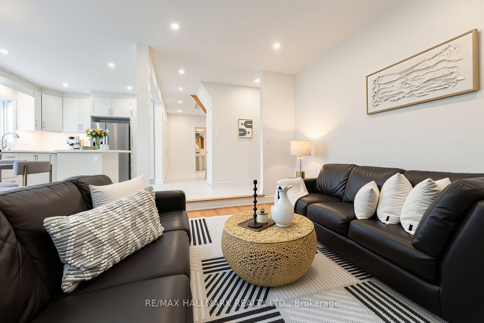 851 Hilton Boulevard • Newmarket, ON photo 5