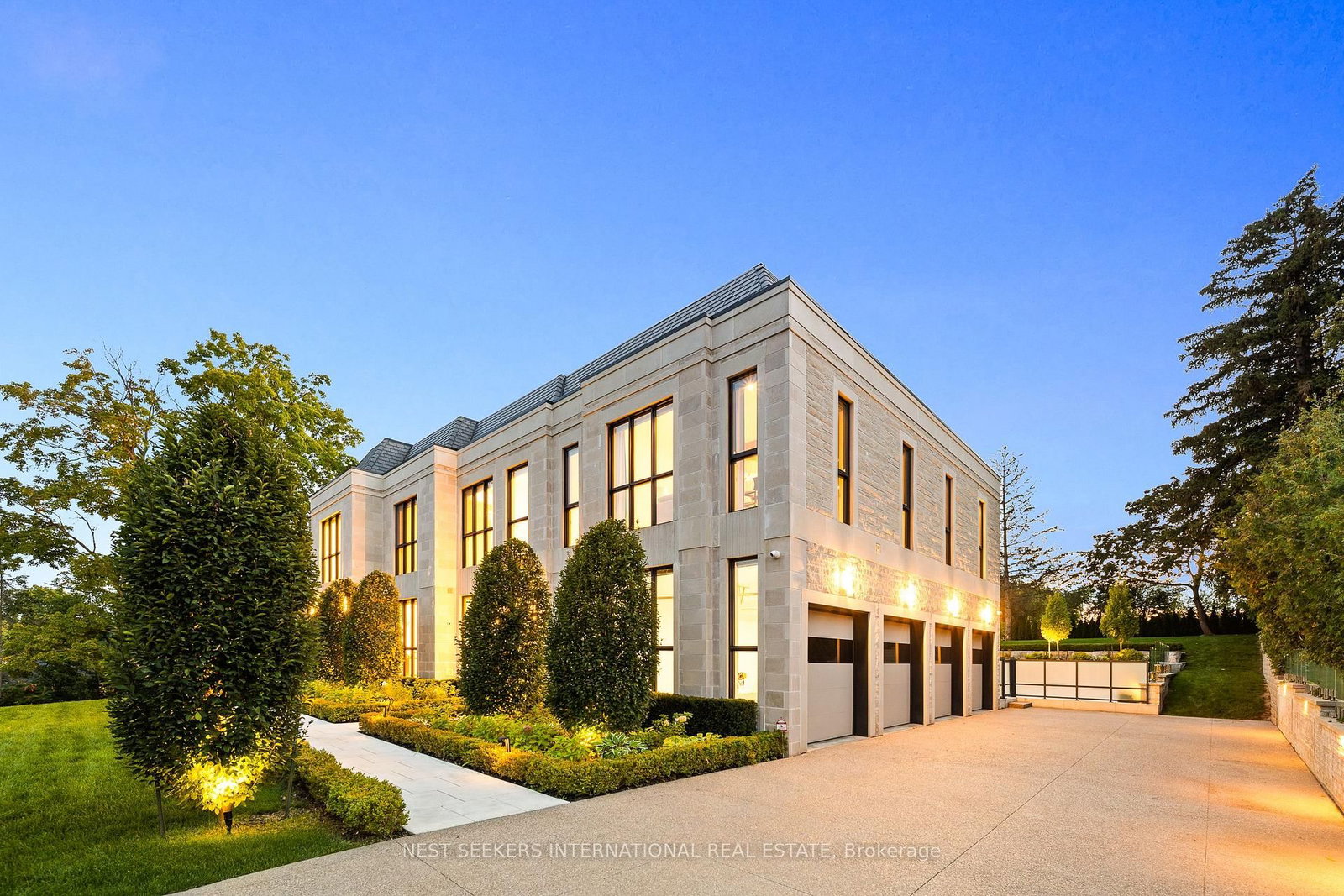 36 Waymar Heights Boulevard • Vaughan, ON photo 4