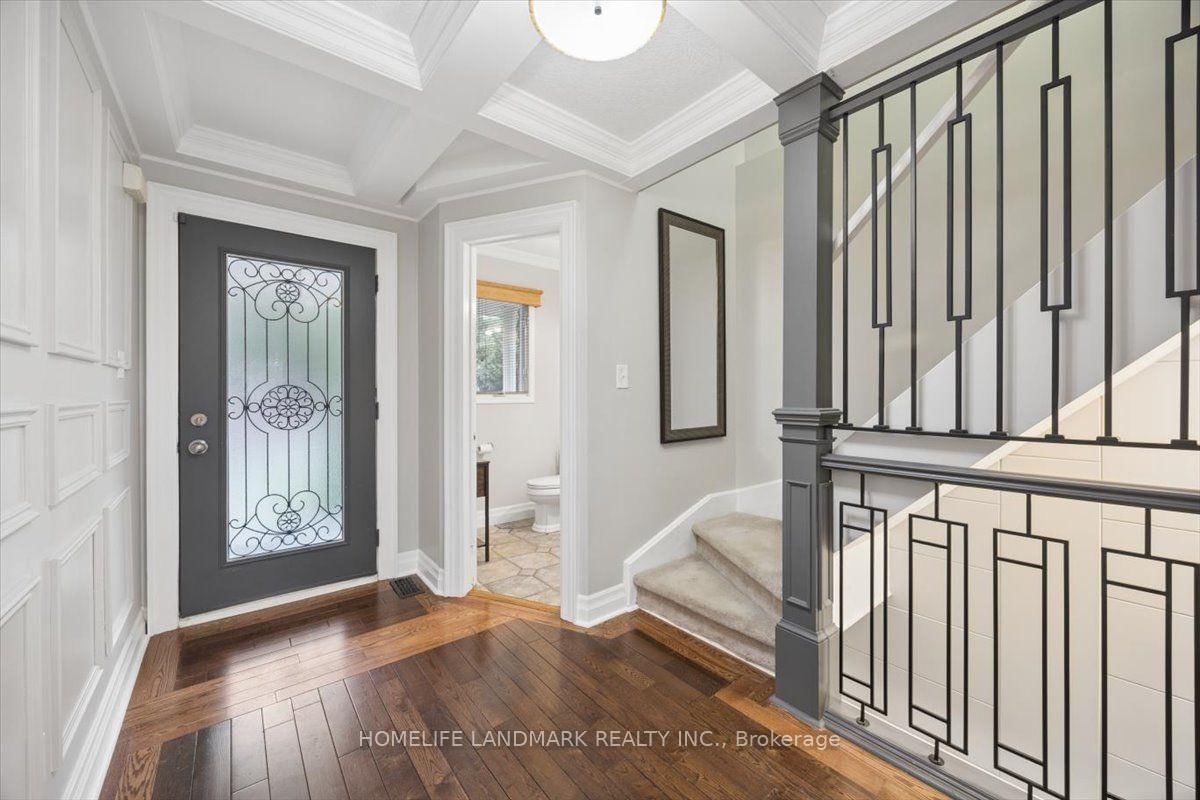 101 Noble Drive • Bradford West Gwillimbury, ON photo 3
