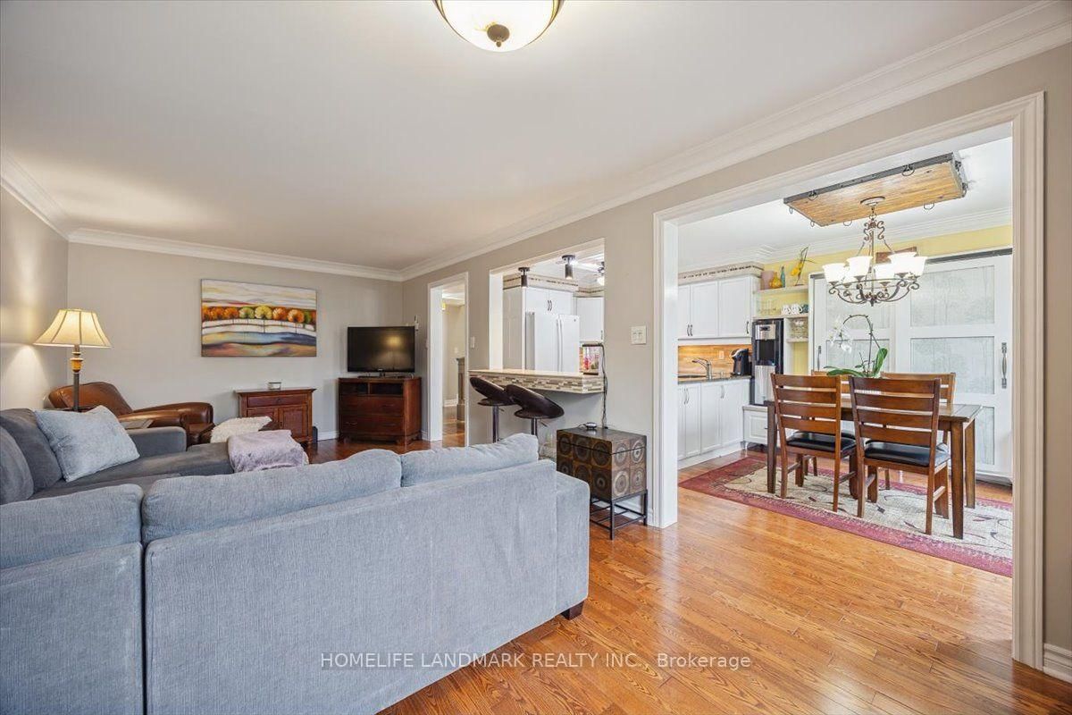 101 Noble Drive • Bradford West Gwillimbury, ON photo 9