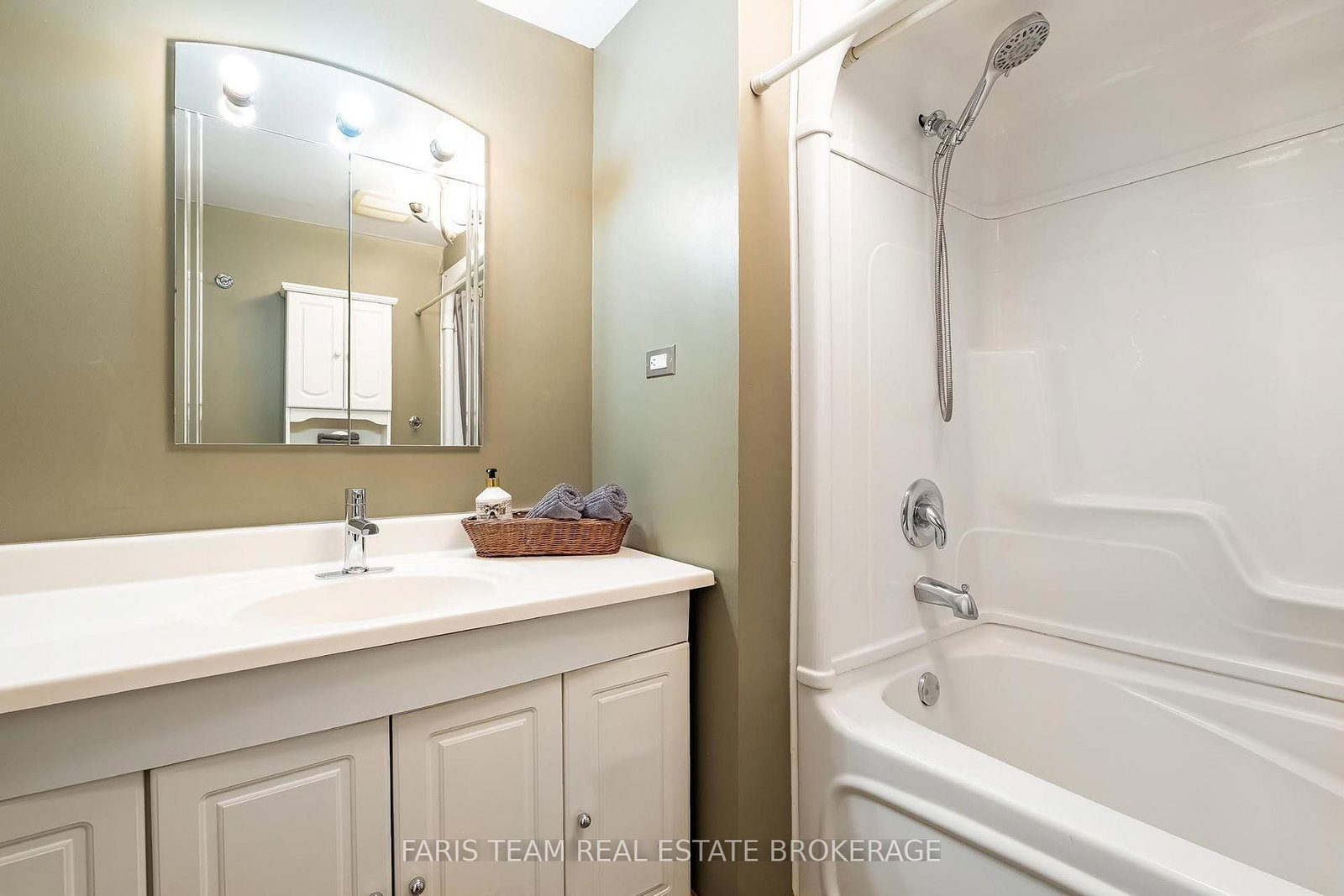 62 Toll Road • East Gwillimbury, ON photo 17