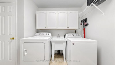 20 Doon Crescent • Georgina, ON photo 8
