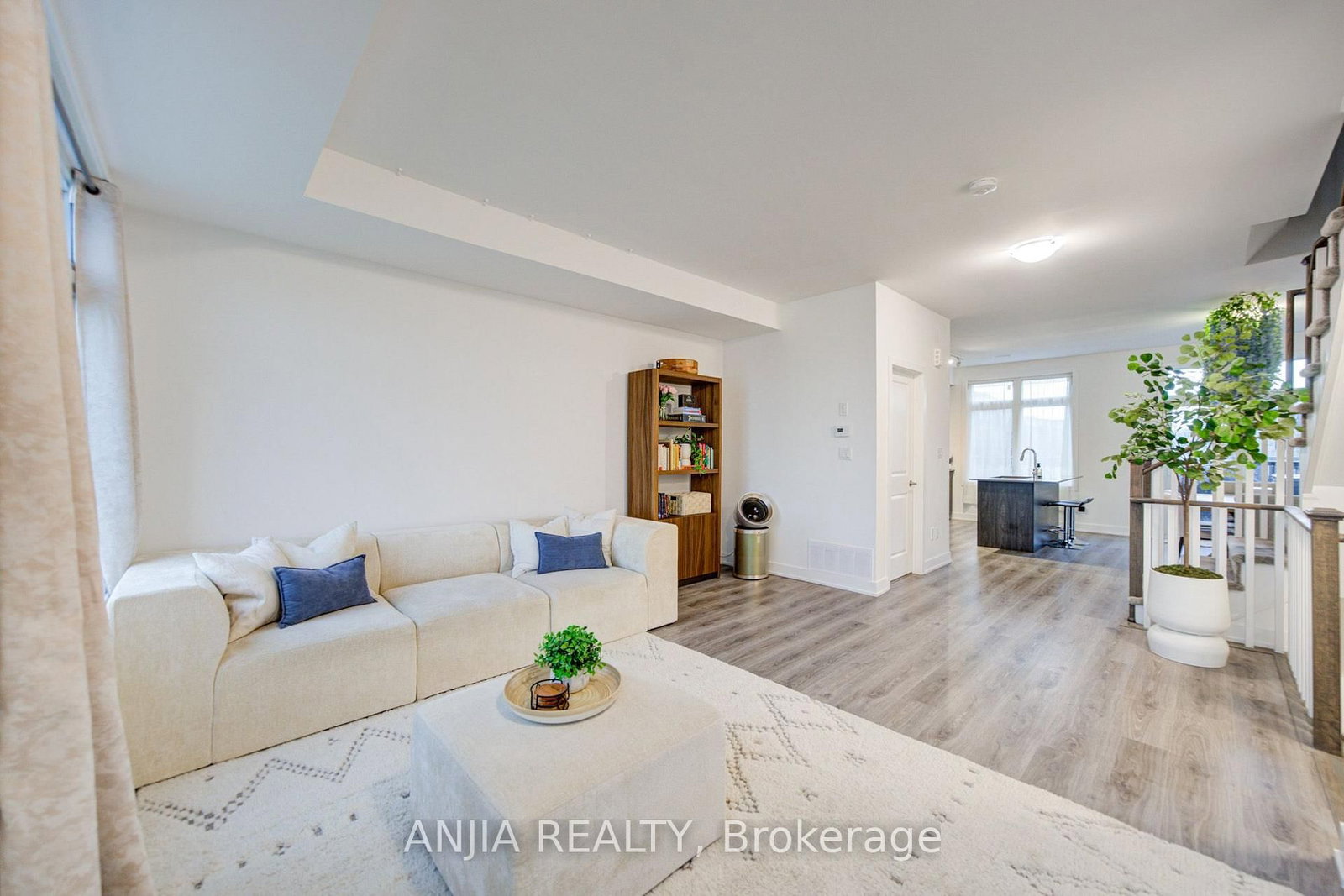 5448 Main Street • Whitchurch-Stouffville, ON photo 13