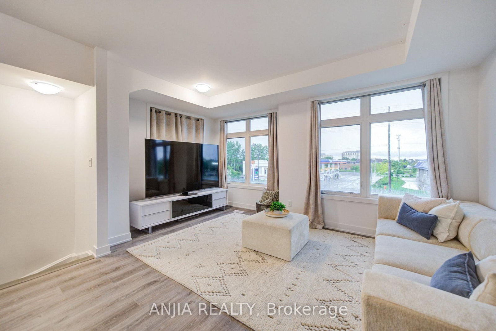 5448 Main Street • Whitchurch-Stouffville, ON photo 14