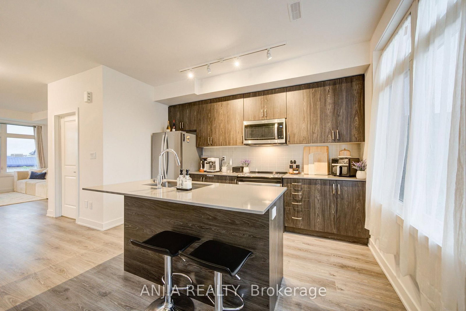 5448 Main Street • Whitchurch-Stouffville, ON photo 17