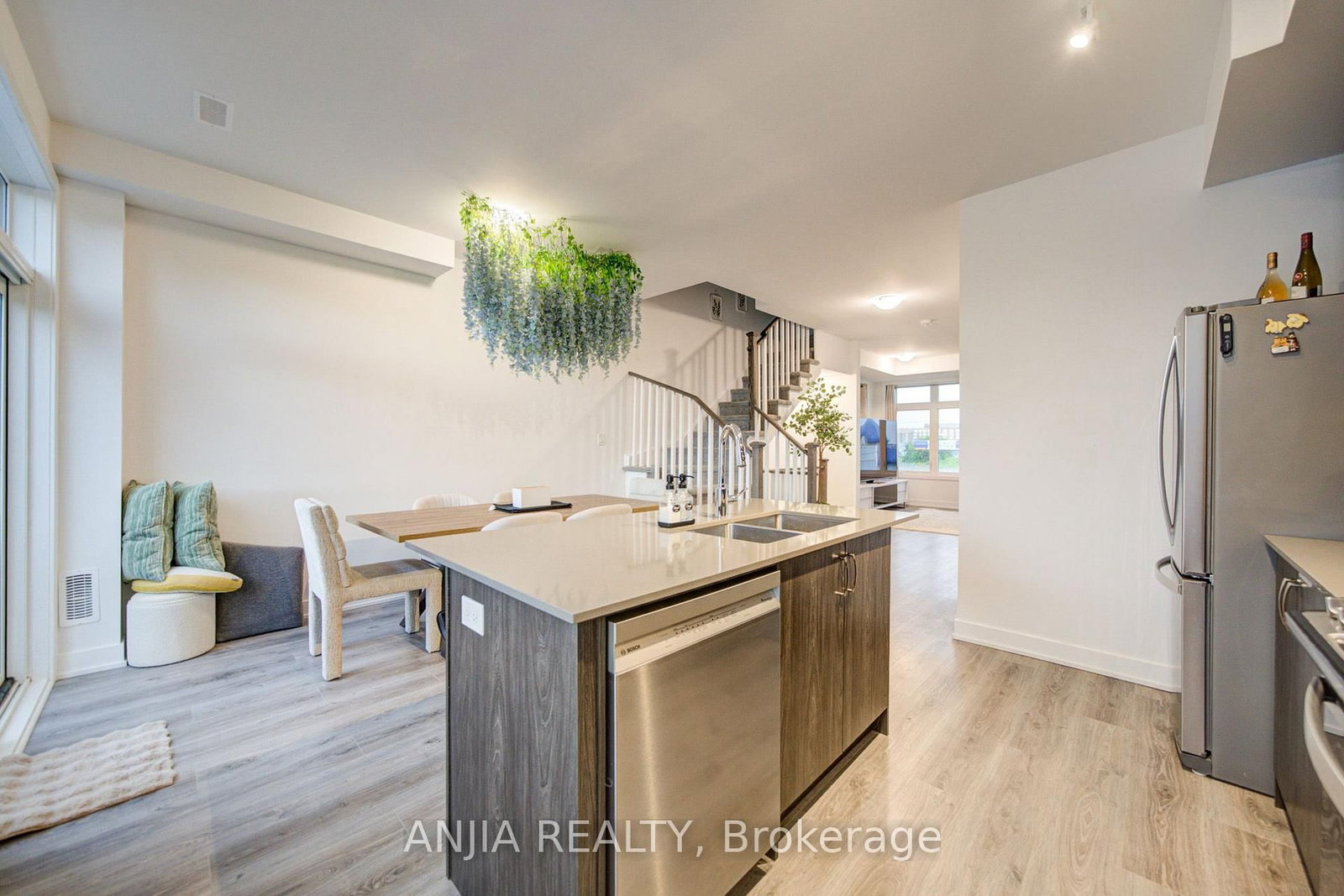 5448 Main Street • Whitchurch-Stouffville, ON photo 21