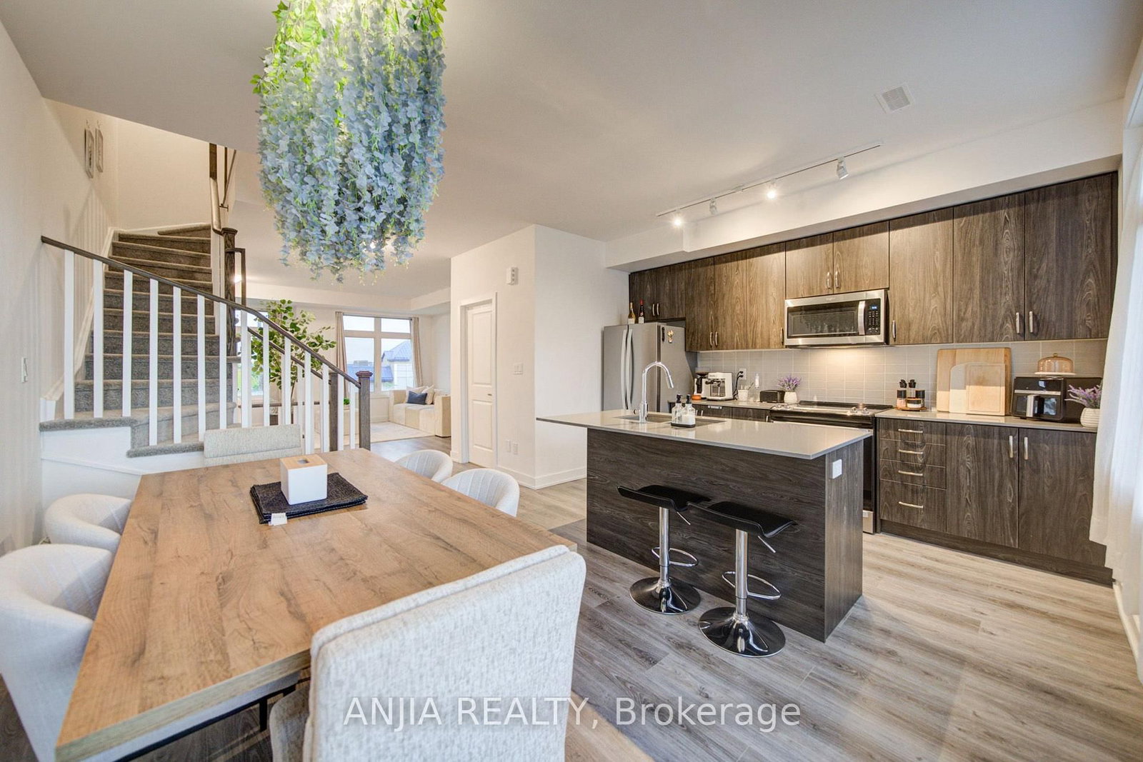 5448 Main Street • Whitchurch-Stouffville, ON photo 22