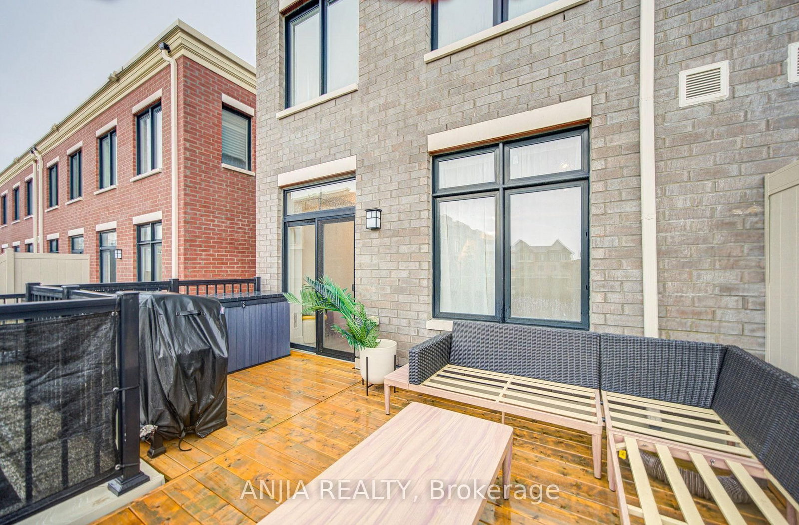 5448 Main Street • Whitchurch-Stouffville, ON photo 42