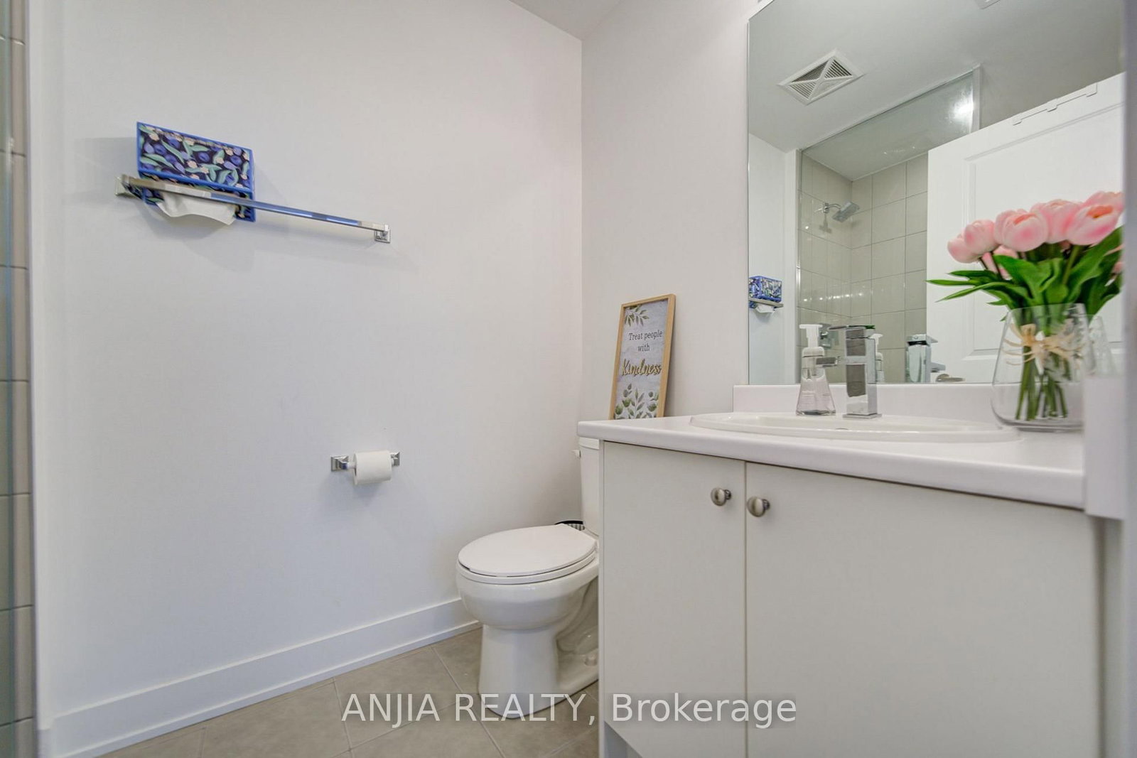 5448 Main Street • Whitchurch-Stouffville, ON photo 5