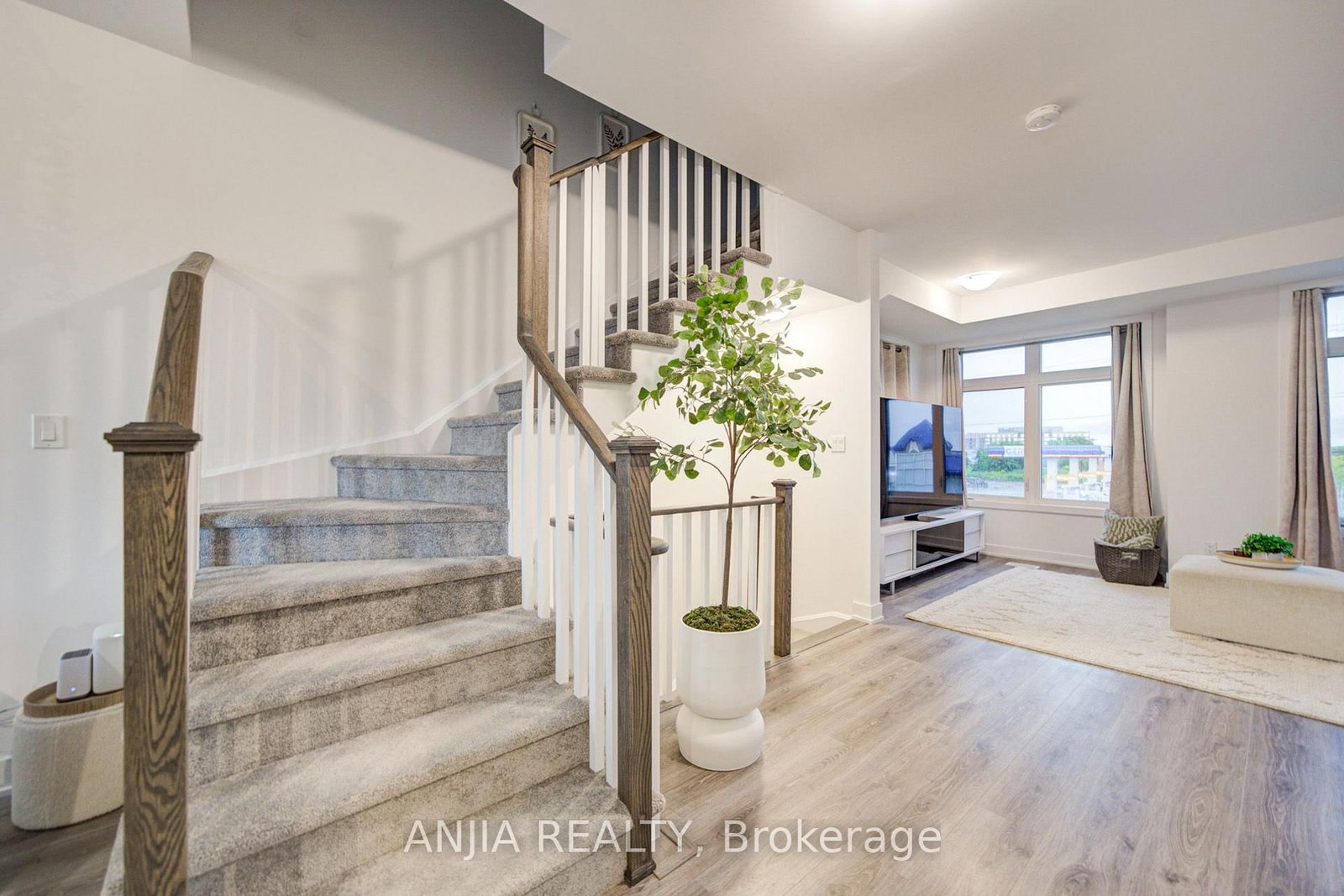 5448 Main Street • Whitchurch-Stouffville, ON photo 9