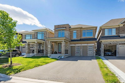 35 sprucedale Sprucedale Way • Whitchurch-Stouffville, ON photo 2