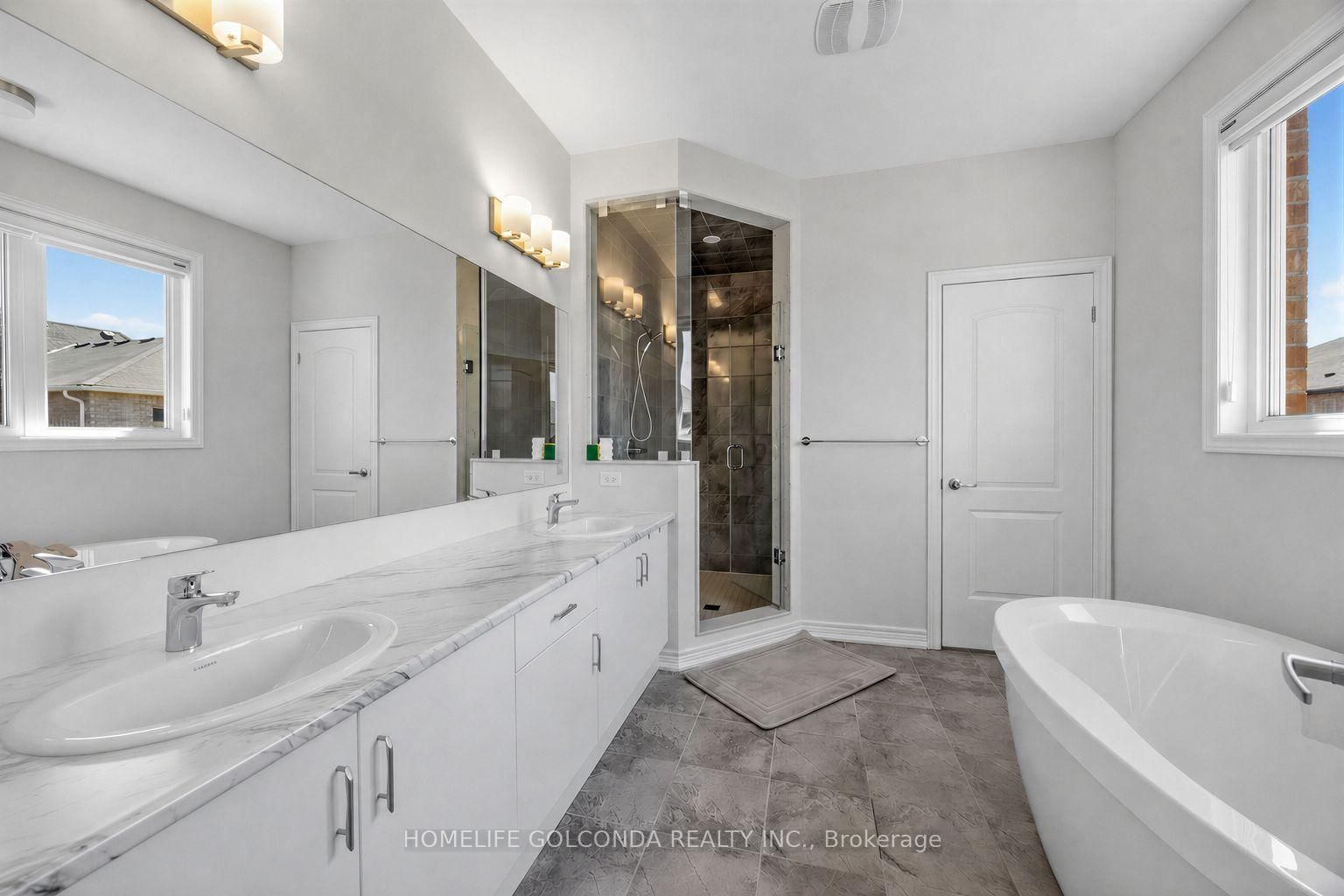 35 sprucedale Sprucedale Way • Whitchurch-Stouffville, ON photo 32