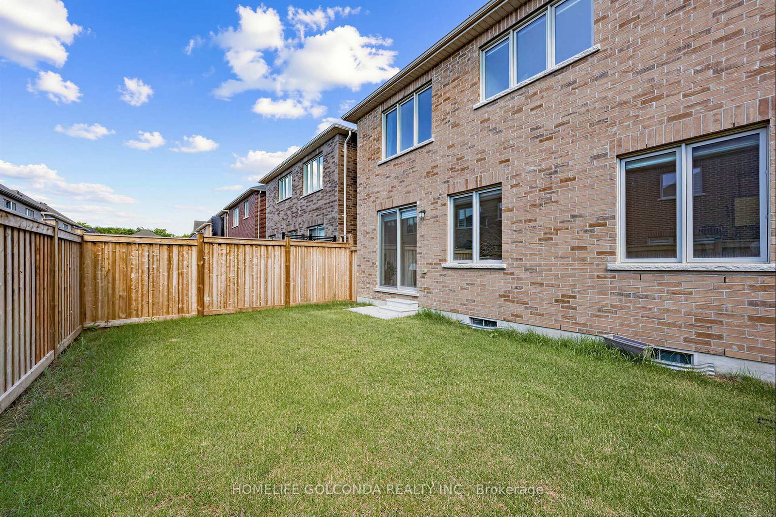 35 sprucedale Sprucedale Way • Whitchurch-Stouffville, ON photo 37