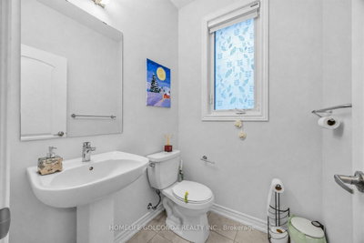 35 sprucedale Sprucedale Way • Whitchurch-Stouffville, ON photo 4